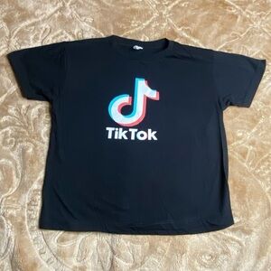 TikTok Youth Medium T-Shirt Crop TSM 100% Cotton